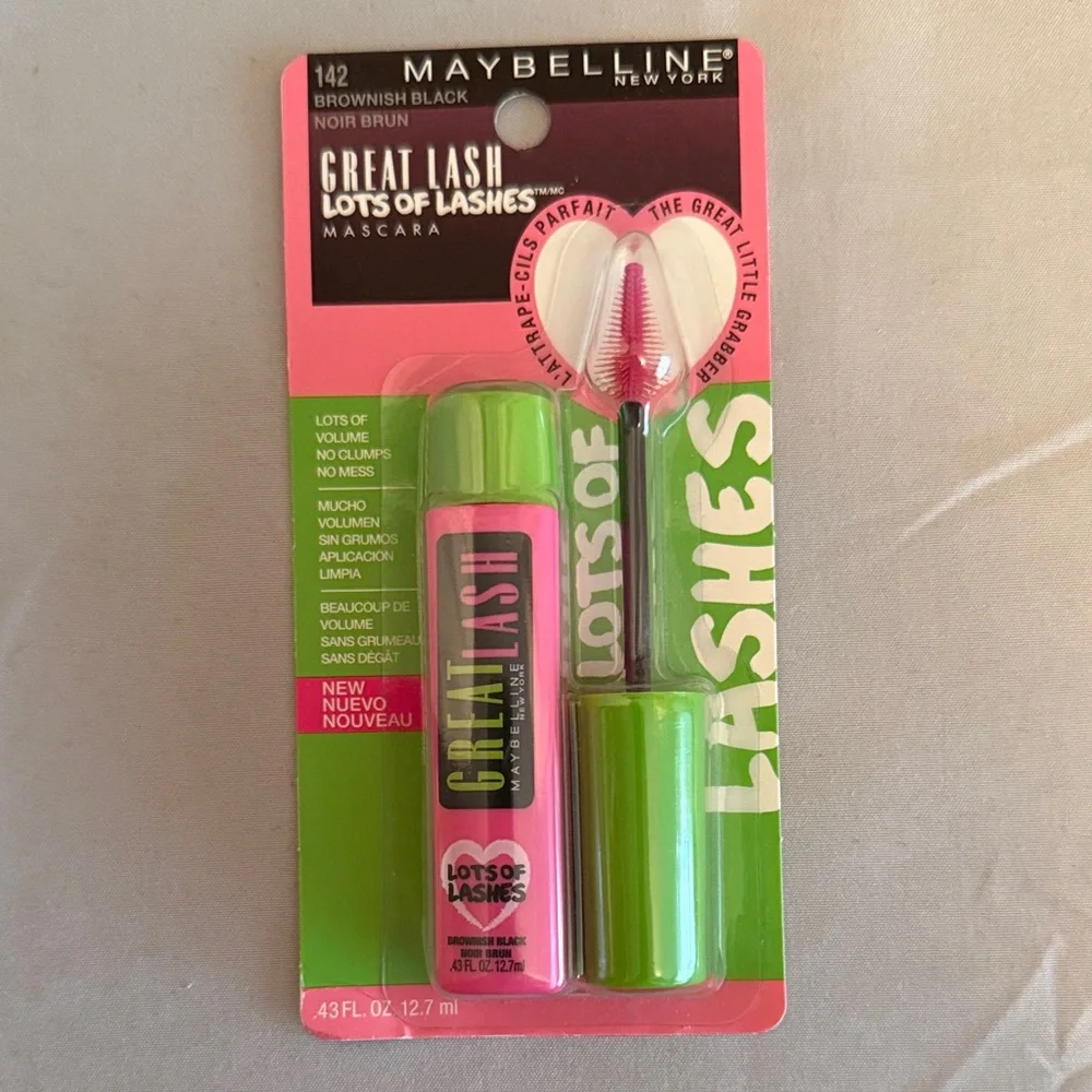 Maybelline Great Lash Mascara - Brownish Black 142 Lots of Lashes NEw in package